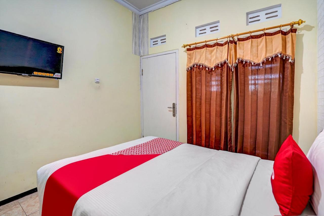 Super Oyo 90642 Lancar Homestay Syariah Tlekung Exterior foto
