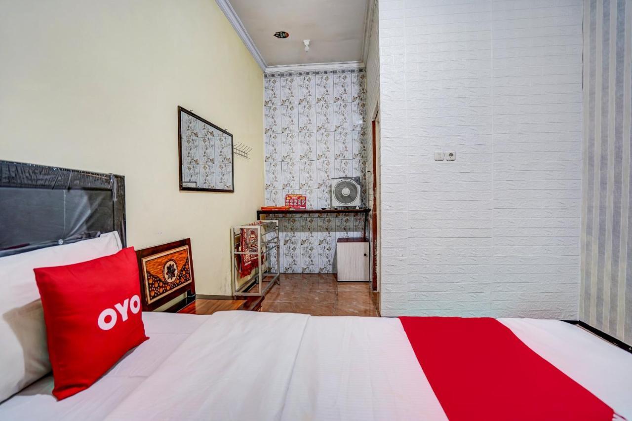 Super Oyo 90642 Lancar Homestay Syariah Tlekung Exterior foto